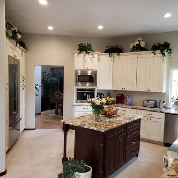 TAZ Construction - a kitchen with a center island - General Contractors Near Me - Albuquerque, New Mexico TAZ Construction - a kitchen with a center island - General Contractors Near Me - Albuquerque, New Mexico