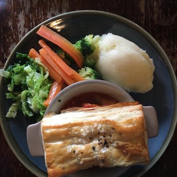 Kings Arms Hotel - Pork pie & mash - Hotels Near Me - Cheltenham, GLS
