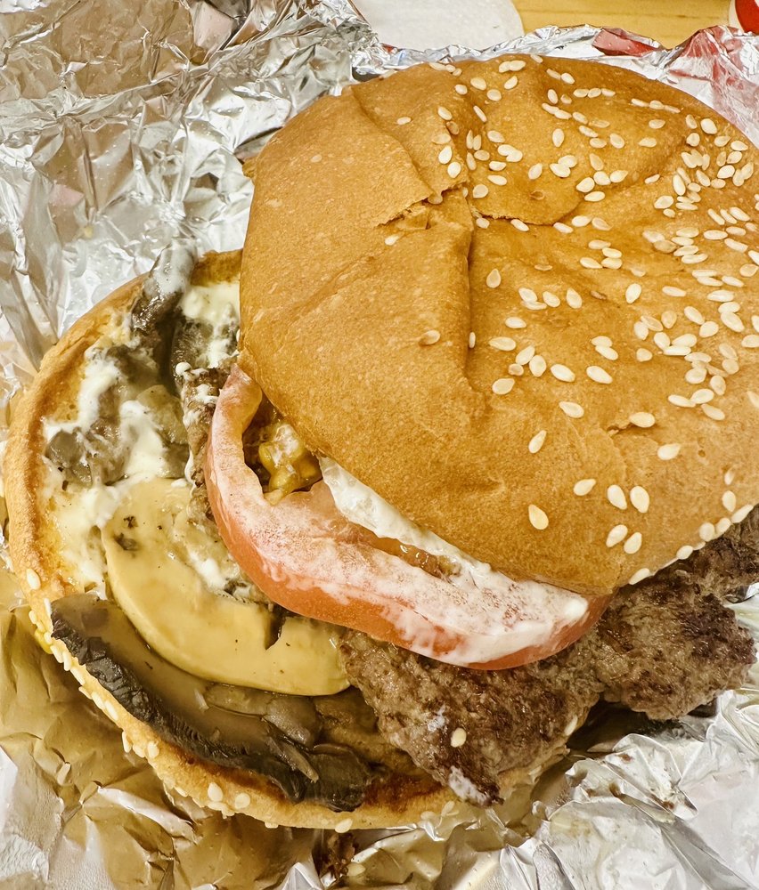 FIVE GUYS Updated June 2024 353 Photos & 255 Reviews 915431