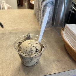 Tried the peanut butter Oreo and it was delicious!