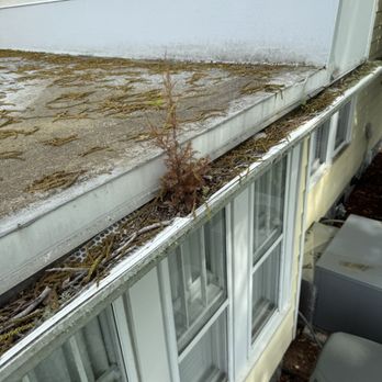 Clear Flow Gutter Services - Even if you have gutter guards they still need to be cleaned! - Gutter Services Near Me - Beaufort, North Carolina Clear Flow Gutter Services - Even if you have gutter guards they still need to be cleaned! - Gutter Services Near Me - Beaufort, North Carolina
