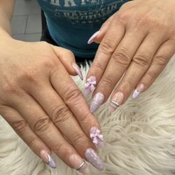 Acryliq Nails