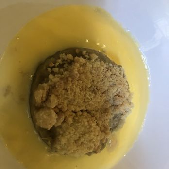 Pant-yr-Ochain - Full apple and rhubarb crumble with custard - Pubs Near Me - Gresford, WRX