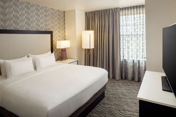 DoubleTree Suites by Hilton Hotel Detroit Downtown - Fort Shelby by null