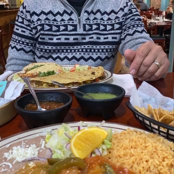 La Esperanza Restaurant - Mexican Near Me - Chicago, Illinois