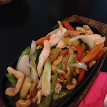 Chantek - Chicken with cashew nuts - Thai Near Me - Truro, CON Chantek - Chicken with cashew nuts - Thai Near Me - Truro, CON