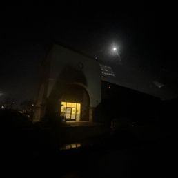 No outside lights, the light you see is from the inside and out light is from someone's headlights and the moonlight. Very dark....