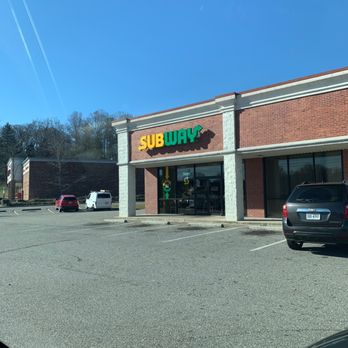 Subway - Rated 1.5 stars, taking a chance, pray for me!!! - Fast Food Near Me - Bassett, Virginia
