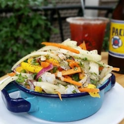 Aguachile de Punta Morena con jícama, mango, pepino y zanahoria