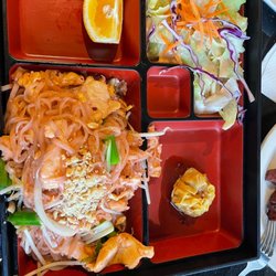 Sake Bomb Thai & Japanese Cuisine