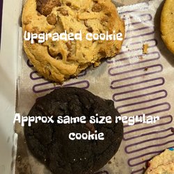 Insomnia Cookies - Cookie