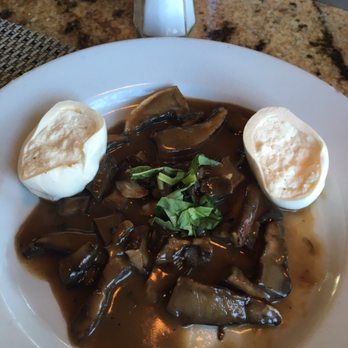 Banchetto Restaurant  - Burrata special with portobello mushrooms. Balsamic glaze is amazing...a must try!  So good! - Italian Near Me - Nanuet, New York