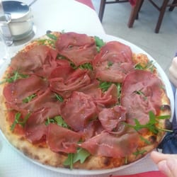 Lairhò - Pizza con rucola e bresaola