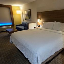 Holiday Inn Express & Suites Modesto-Salida