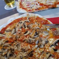 Zur Futterhütte - Super leckere Pizza Funghi