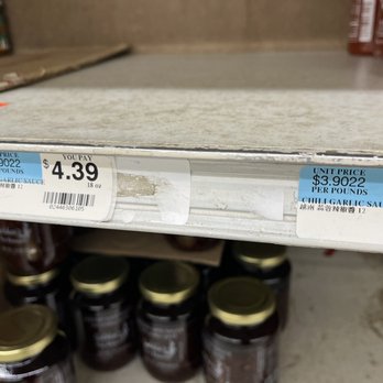 A Dong Supermarket - a shelf of jars of honey - International Grocery Near Me - West Hartford, Connecticut A Dong Supermarket - a shelf of jars of honey - International Grocery Near Me - West Hartford, Connecticut