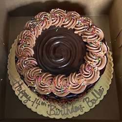 Smallcakes - The top of the cake when I picked it up.