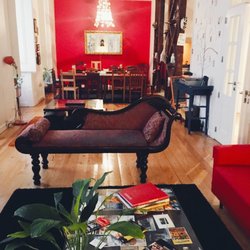 Living Lounge Hostel