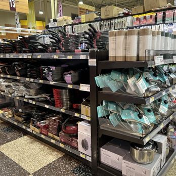 H Mart - Diamond Bar - 9/15/24 Cookware - Grocery Near Me - Diamond Bar, California