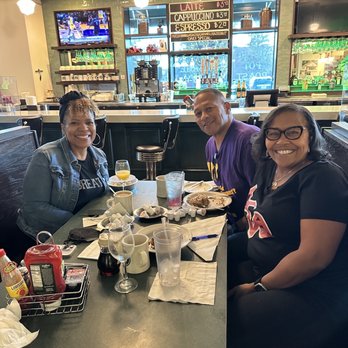Metro Diner - family luncheon - Diners Near Me - Murfreesboro, Tennessee Metro Diner - family luncheon - Diners Near Me - Murfreesboro, Tennessee