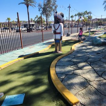 Emerald Cove RV Resort - Hotels Near Me - Earp, California