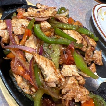 El Rosal 10 - Chicken fajitas amaaaazing!!!! - New American Near Me - Turlock, California