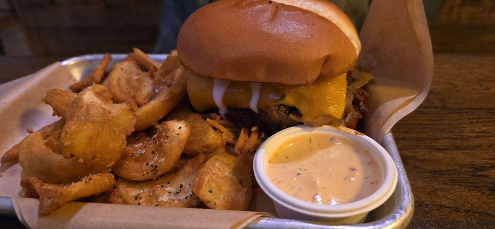 Food from For Tomorrow We Die Brewing