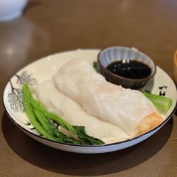 Dine & Dim - Shrimp rice noodle rolls