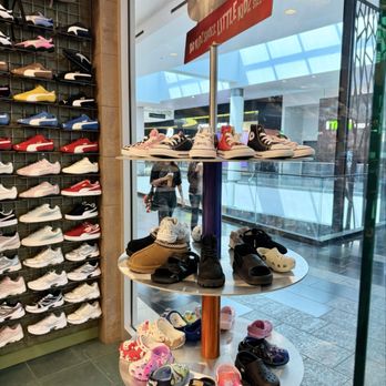Journeys - Shoe Stores Near Me - Santa Clara, California Journeys - Shoe Stores Near Me - Santa Clara, California