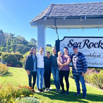 Sea Rock Inn - The day we left with our new friends who run the Sea Rock Inn Family. - Bed & Breakfast Near Me - Mendocino, California