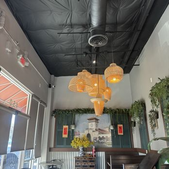 Saigon Oi - seating - Vietnamese Near Me - Sacramento, California