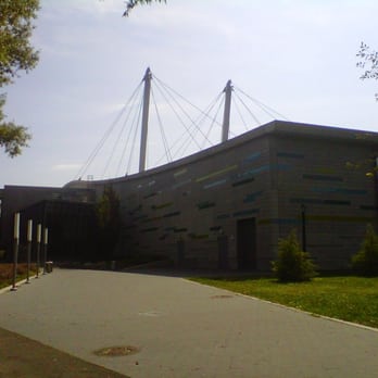 Flushing Meadows Corona Park Pool - Finally, the aquatic centerr. Note the spires... - Swimming Pools Near Me - Flushing, New York