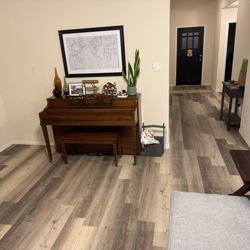 Ava’s Remodeling - Living room and hallway