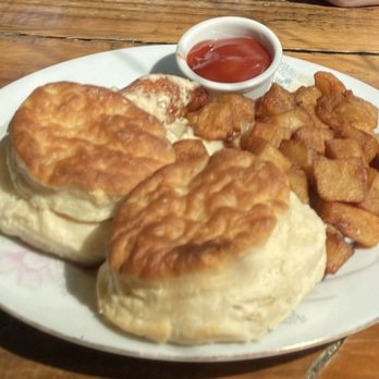The Spread - Fried chicken and biscuits - New American Near Me - Norwalk, Connecticut