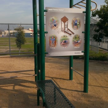 Tiara Street Park - Exercise equipment for 13+ - Parks Near Me - Los Angeles, California Tiara Street Park - Exercise equipment for 13+ - Parks Near Me - Los Angeles, California