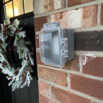 Phil's Good Service - Outdoor waterproof GFCI outlet - Electricians Near Me