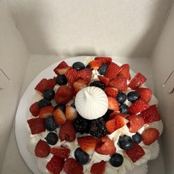 Mom’s Cakery - Pavlova
