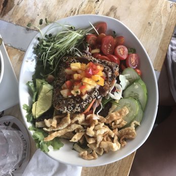 Kona Brewing - Ahi salad - Pubs Near Me - Honolulu, Hawaii