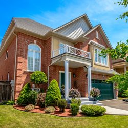 The Zoi Ouzas Team - RE/MAX Garden City Realty - EXECUTIVE CUSTOM BUILT 4 BEDROOM BRICK HOME IN GRIMSBY, ON