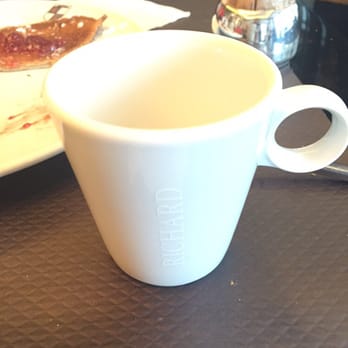 L'Impérial - The free mug - Brasseries Near Me - Paris, 75
