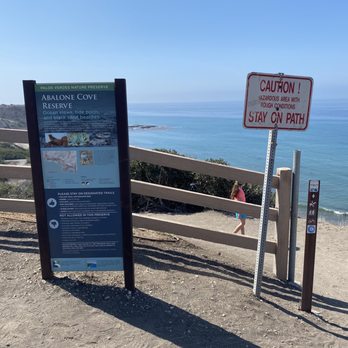 Abalone Cove Park - Abalone Cove Shoreline Park (7/9/21)... the water is so beautiful from this view - Parks Near Me - Rancho Palos Verdes, California