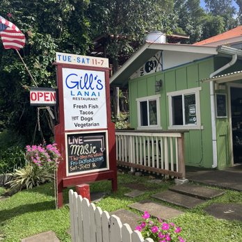 Gill's Lanai - Front entrance - Hot Dogs Near Me - Kapaau, Hawaii