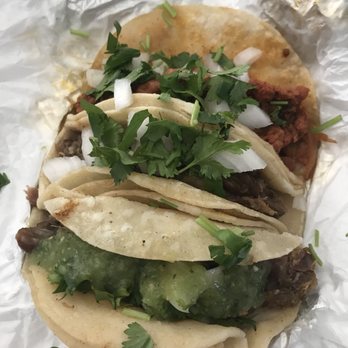 Tacos Don Ramon - Starting from the back al pastor, cabeza and lengua. Salsa is separate so that's why only one has it. - Tacos Near Me - SAN BERNARDINO, California