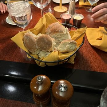 Cedars Steaks & Oysters - Steakhouses Near Me - Mashantucket, Connecticut