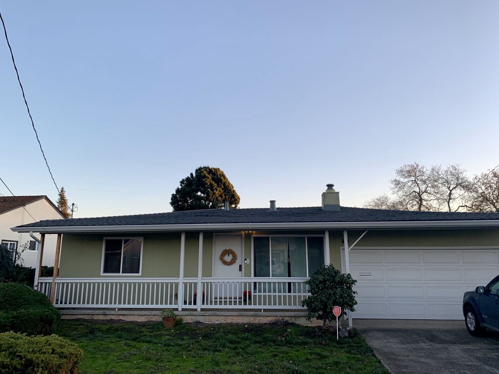 Slide of Maciel Roofing Construction