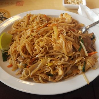J Zhen Asian Bistro & Bar - Pad thai - Chinese Near Me - Columbus, Ohio