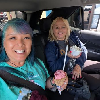 Berry Twist - Ice Cream & Frozen Yogurt Near Me - Floyds Knobs, Indiana