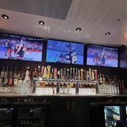 Highland Tap and Burger - Bar area