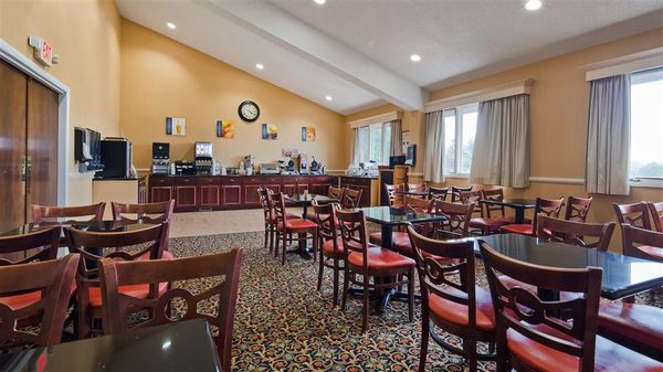 BEST WESTERN UNIVERSITY INN - Updated September 2025 - 178 Photos & 42