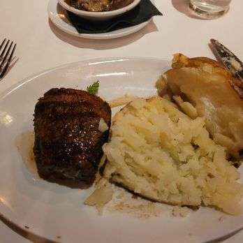 Jimmy Kelly's Steakhouse - 6 oz Filet and Mashed potato - Steakhouses Near Me - Nashville, Tennessee Jimmy Kelly's Steakhouse - 6 oz Filet and Mashed potato - Steakhouses Near Me - Nashville, Tennessee